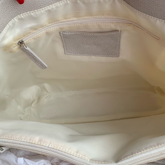 Calvin Klein White Logo Jacquard Size 12L x 18W - Picture 11 of 16